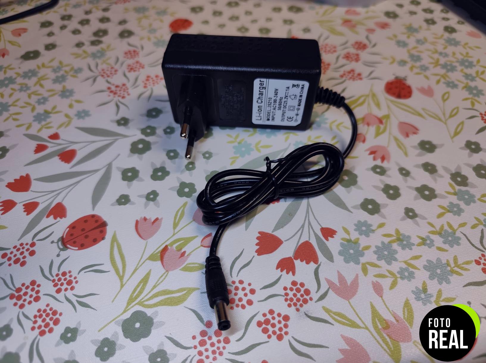 cargador-jzk-25-2v-bateria-litio-repuesto-foto-2